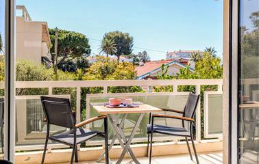 Holiday Apartment for 4 People in Antibes, Cannes region, Photo 2