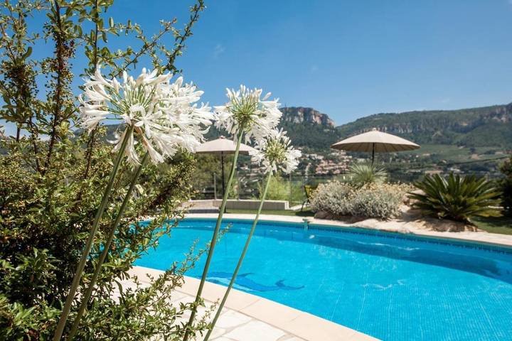 Chambre d’hôte pour 2 personnes, avec Jacuzzi et Terrasse ainsi que Jardin et Piscine à Cassis