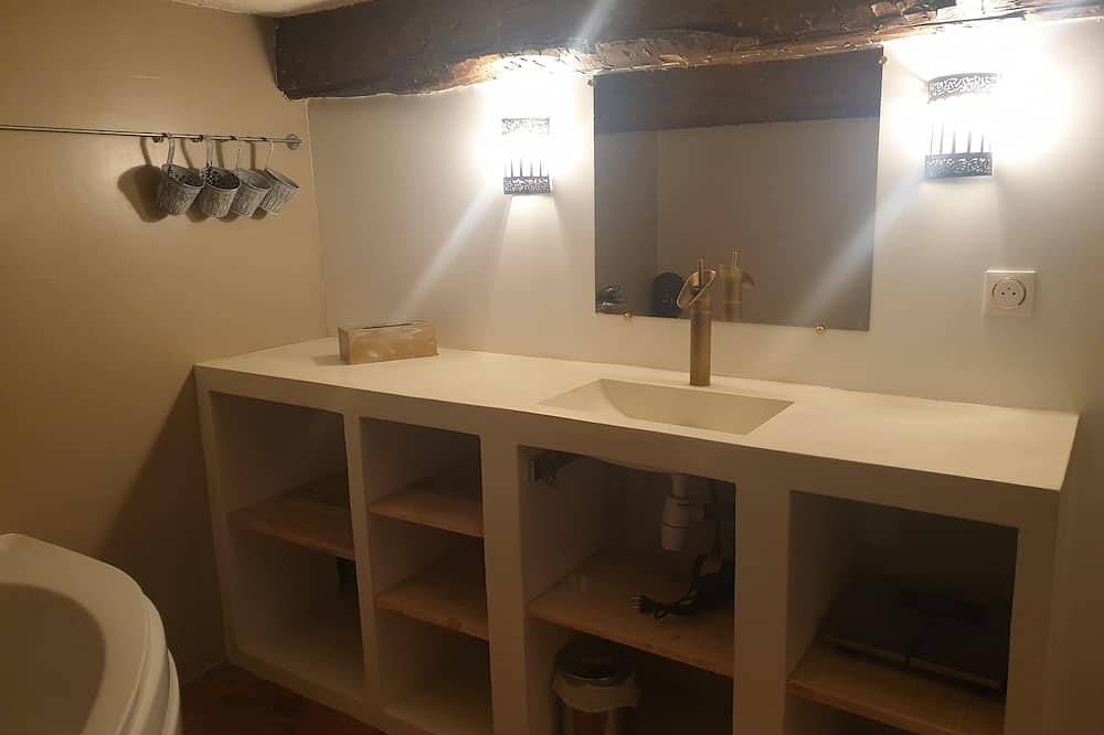 Apartamento entero, Apartamento-Baño con bañera in Lambesc, Region de Aix-en-Provence