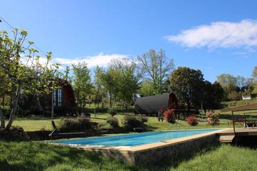 Gîte pour 3 personnes, avec vue ainsi que piscine et jardin dans Vinhais