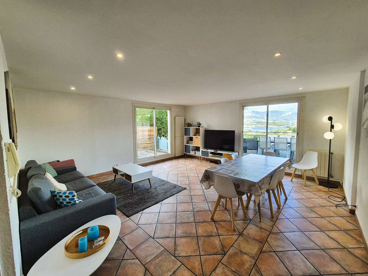 Terraza completa con vista al mar, 4 habitaciones, aire acondicionado, bolera, in La Seyne-sur-Mer, Region de Toulon