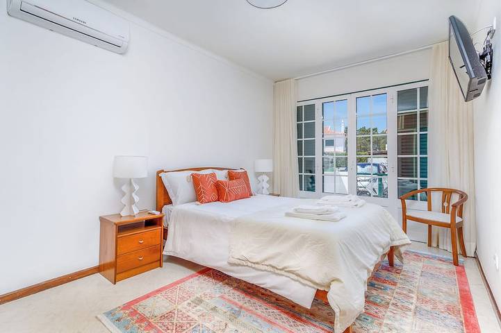 Schönes 4-Bett-Haus mit Pool, Strand zu Fuß erreichbar in Monte Gordo, Faro Distrikt