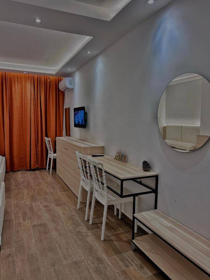 Appart’hôtel pour 5 personnes, avec Balcon et Terrasse ainsi que Jardin et Vue