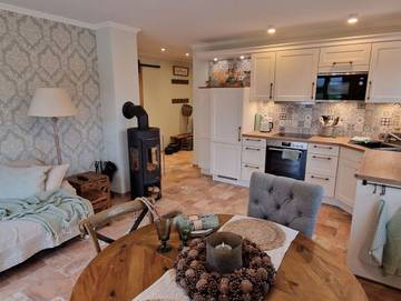 Ferienwohnung für 2 Personen, mit Sauna und Garten, kinderfreundlich in Hasselberg