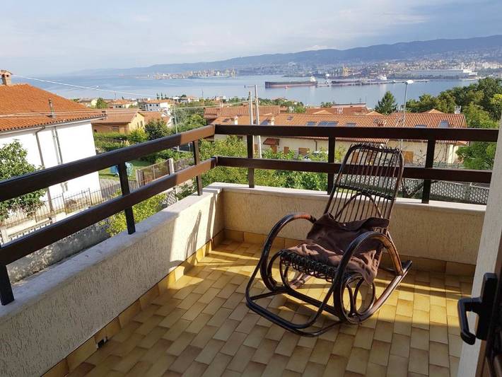 Appartamento per 5 persone, con Balcone e Terrazza nonché Giardino e Panorama a Muggia