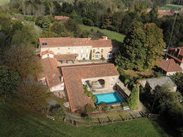 Gîte pour 3 personnes, avec piscine et terrasse à Saint-Amans-Soult