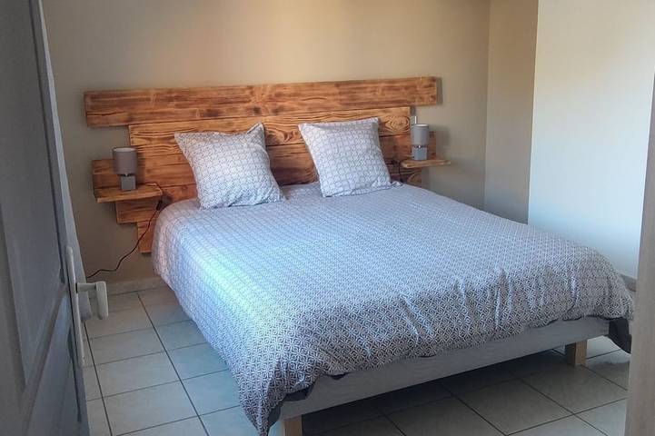Location de vacances pour 4 personnes, avec Terrasse et Jardin à Castillon-du-Gard