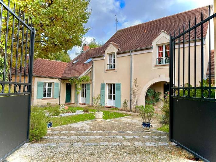 Chambre d’hôte pour 2 personnes, avec Terrasse et Jardin ainsi que Piscine et Vue