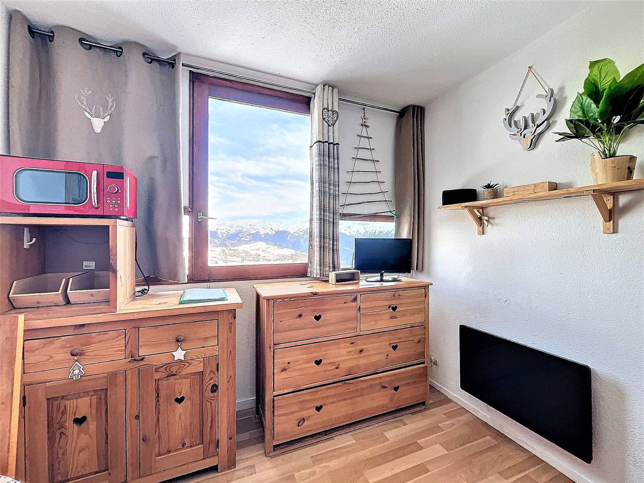 Entire studio, Ski-in studio, pool access, center nearby in Le Corbier, Villarembert