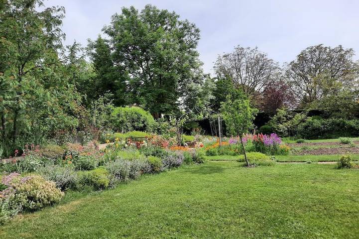 Location de vacances pour 2 personnes, avec balcon et jardin à Saint-Genès-Champanelle - 4