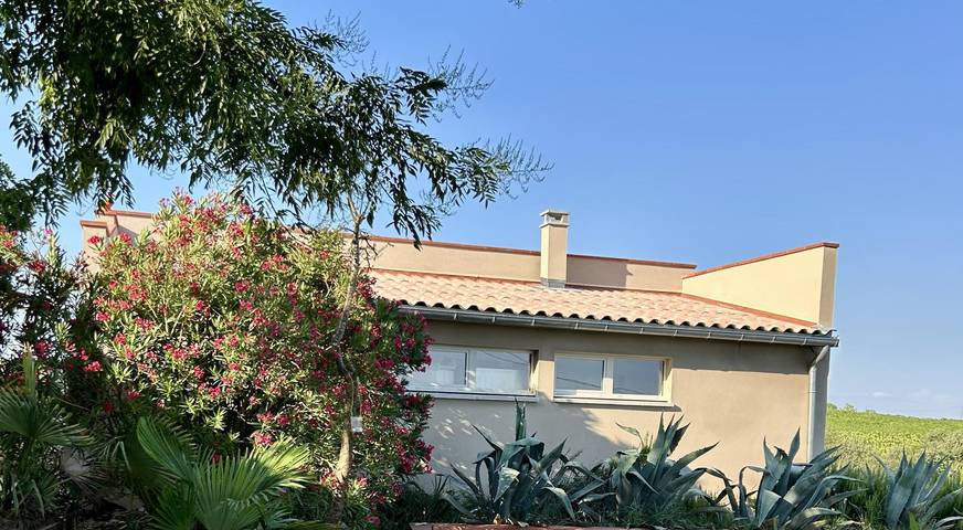 Gîte pour 4 personnes, avec Terrasse ainsi que Jardin et Piscine à Cahuzac-sur-Vère - 4