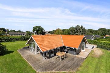 Ferienhaus für 6 Personen, mit Garten und Sauna sowie Terrasse und Whirlpool in Mommark