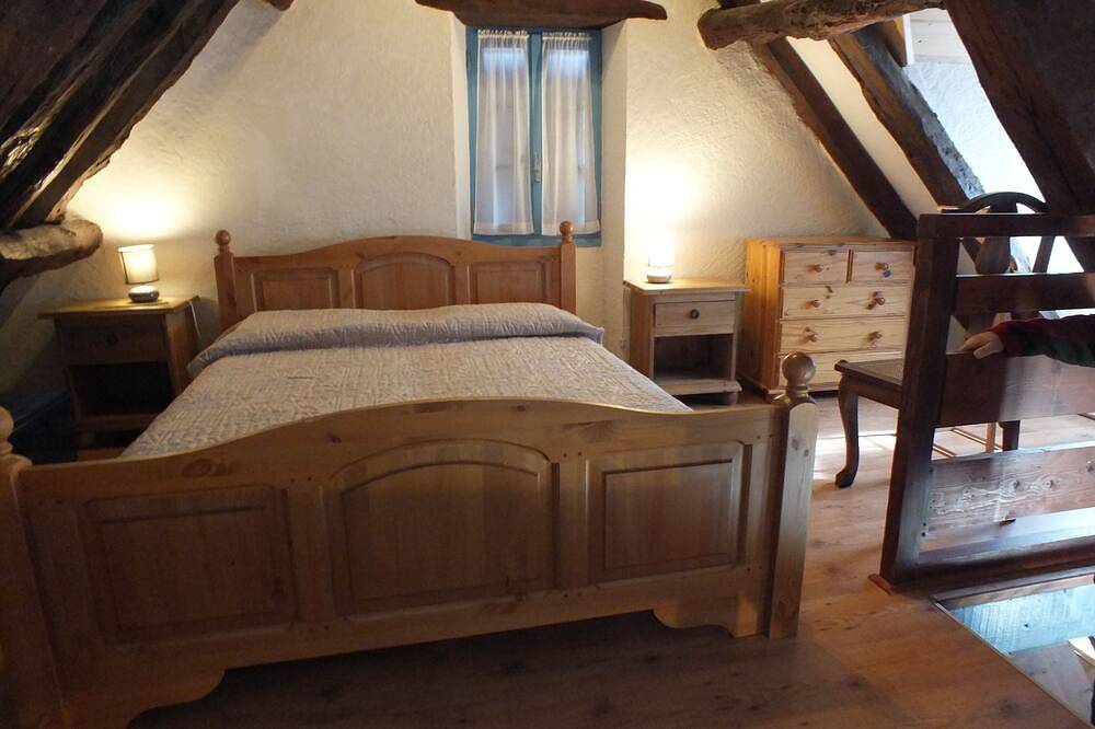 \"la Bergerie\" self-catering cottage in the Lot tradition in Beauregard, Quercy