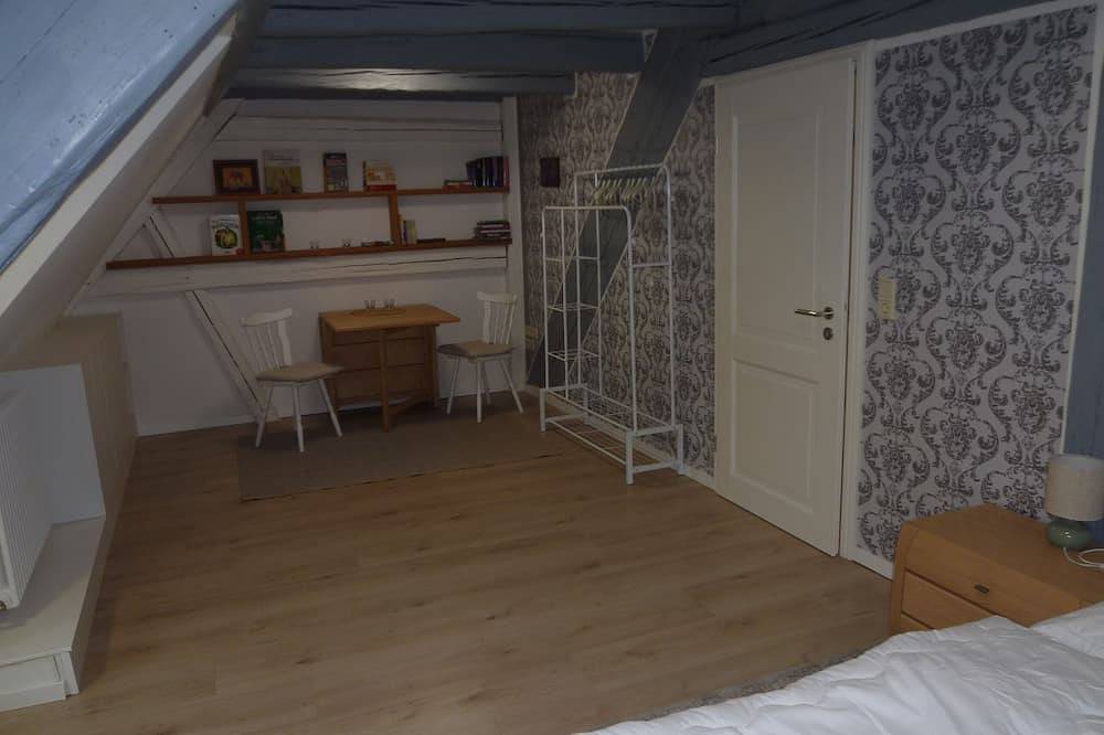 Ganze Wohnung, Neu !! Gemütliche Ferienwohnung im Stadtzentrum von Großenhain mit Dachterasse in Großenhain, Meißen und Umgebung