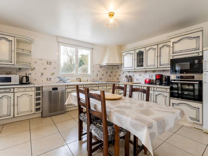 Casa rural tranquila en el campo con mascotas, parking y wifi in Rouans, Nantes region