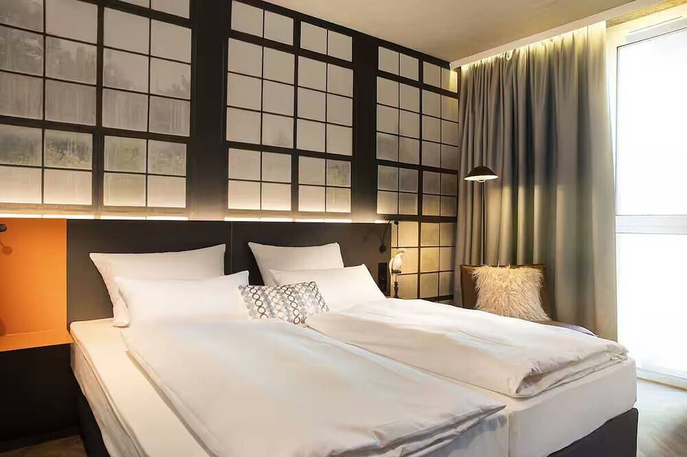 Modern, Quiet Room for Couples or Solo Travelers – Close to Waiblingen Old Town in Waiblingen, Rems-Murr-Kreis