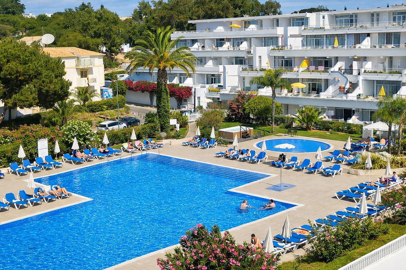 Appartamento intero, T1 Jordão - vista mar, piscina e Wifi a 150m praia in Praia da Oura, Albufeira