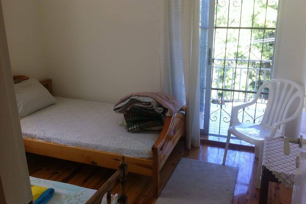 Countryhouse at East Attiki coast in Porto Rafti, Markopoulo-Mesogaia
