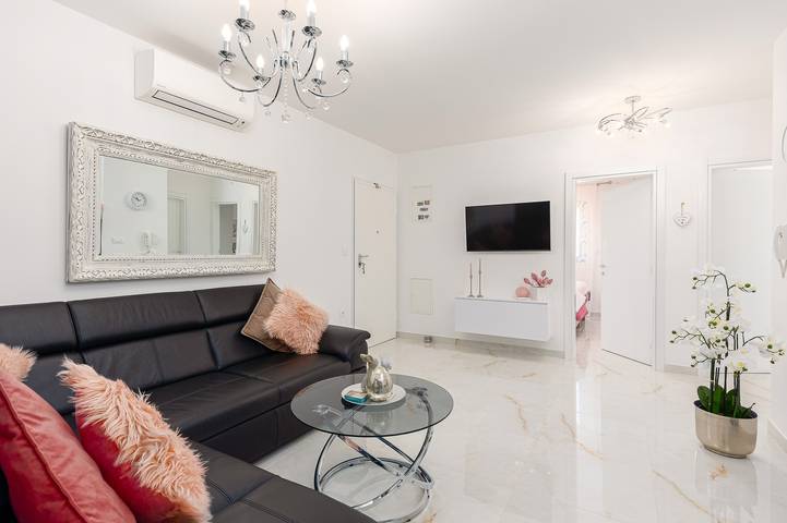 Ganze Ferienwohnung, Ferienwohnung für 4 Personen mit Meerblick in Okrug Gornji, Ciovo