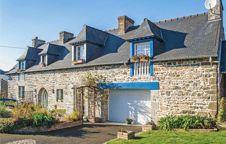 Spacieux appartement de vacances - 2.5km de la côte et 2km de Trégueux in Langueux, Côte de Goëlo