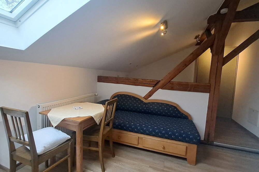 Ganze Wohnung, Appartementzimmer Nr. 9 in Neuötting, Landkreis Altötting