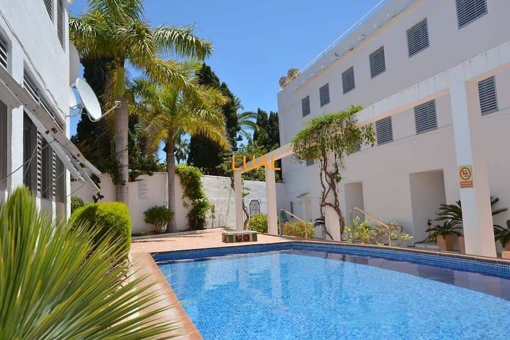 Entire apartment, Central apartment next to the beach in Nerja Centre, Nerja