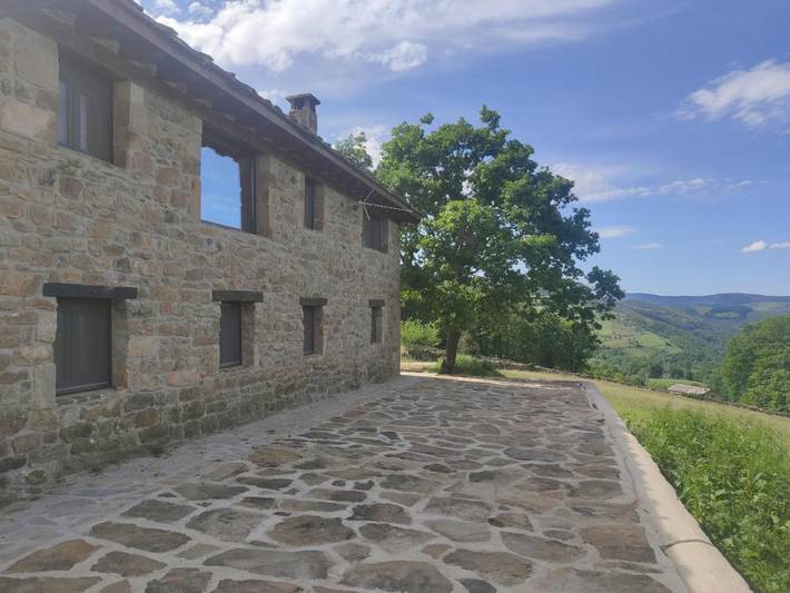 Casa rural para 13 personas, con vistas y jardín en Valle del Pas - 2