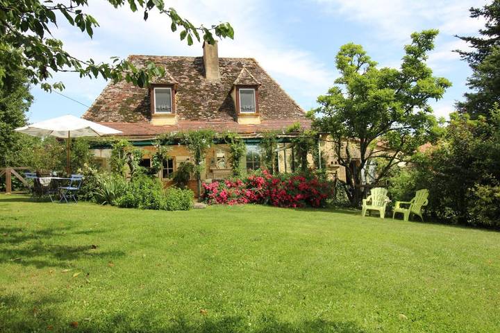 Location de vacances pour 3 personnes, avec jardin ainsi que piscine et vue à Lanquais