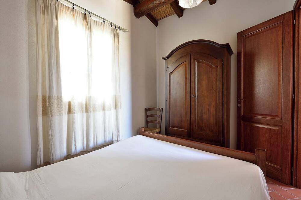 Villa with exclusive garden, 240 meters from the beach, sea and mountain views. in Tancau sul Mare, Lotzorai