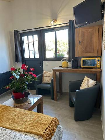 Gîte pour 2 personnes, avec jardin et terrasse à Loix