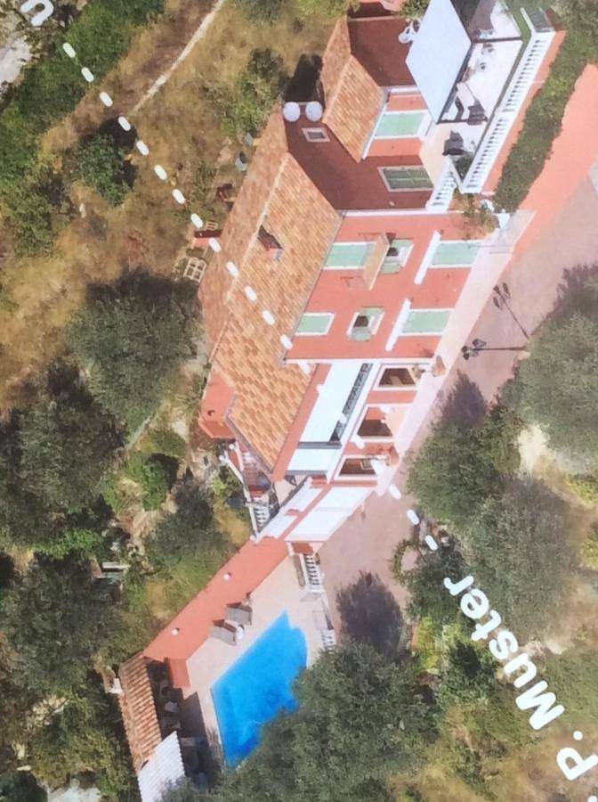 Gîte pour 2 personnes, avec piscine ainsi que vue et jardin à Saint-André-de-la-Roche