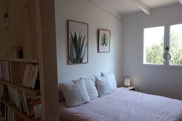 Location de vacances pour 2 personnes, avec terrasse ainsi que jardin et jacuzzi à Junas - 3