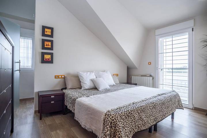 Location de vacances pour 15 personnes, avec jardin ainsi que vue et piscine à Castellón de la Plana - 3