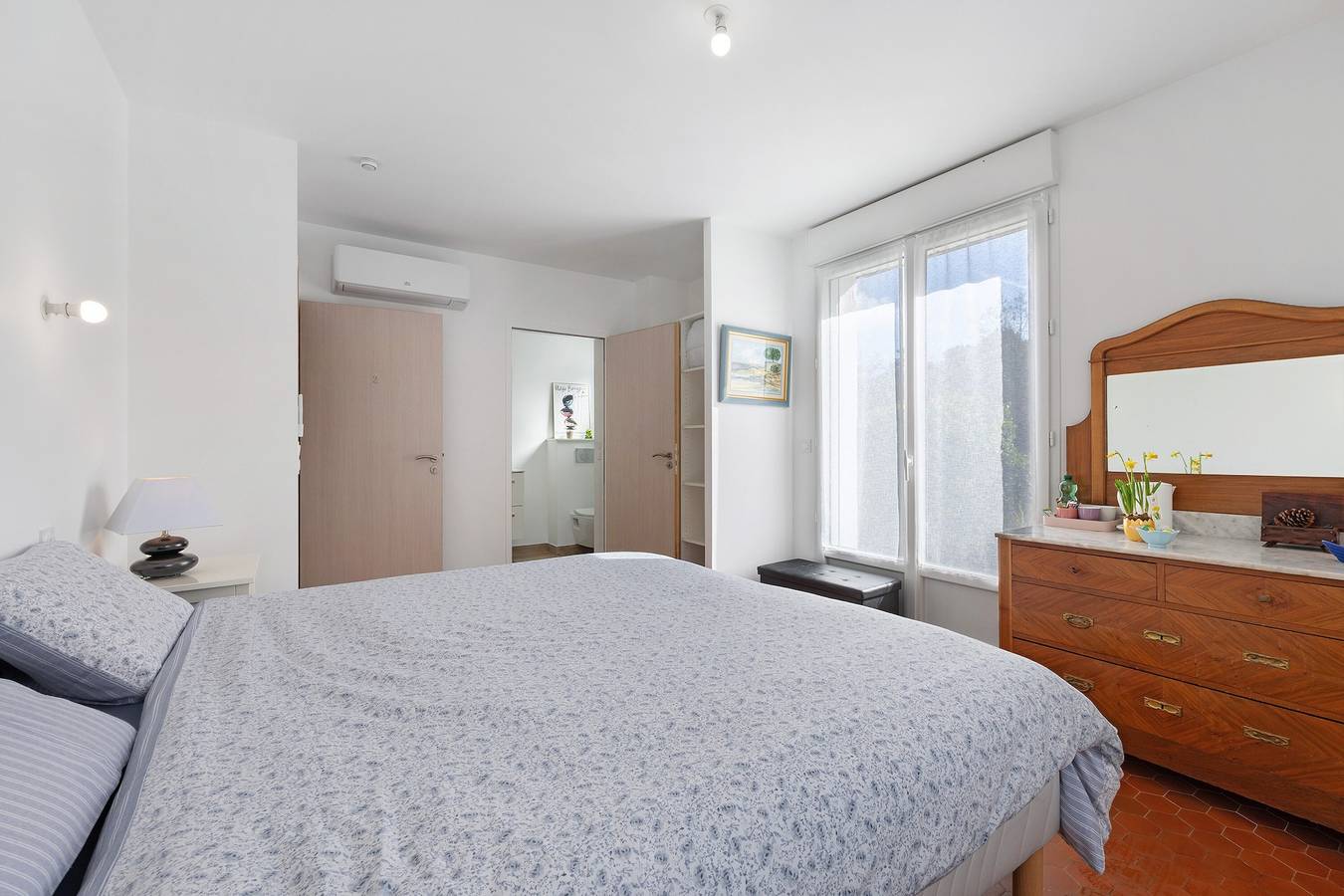 Gästezimmer Sous le Pin „Zimmer 2“ mit gemeinsamer Terrasse, Wlan und Klimaanlage! in Olonne-sur-Mer, Les Sables-d'Olonne