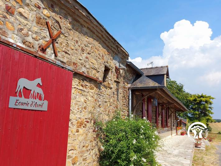 Casa rural con terraza y chimenea, accesible Pmr, cerca de actividades acuáticas in Saint-Aignan-sur-Roë, Mayenne (desambiguación)