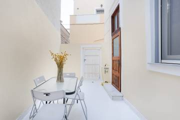 Holiday Rental for 8 People in Ermoupoli, Syros, Photo 2