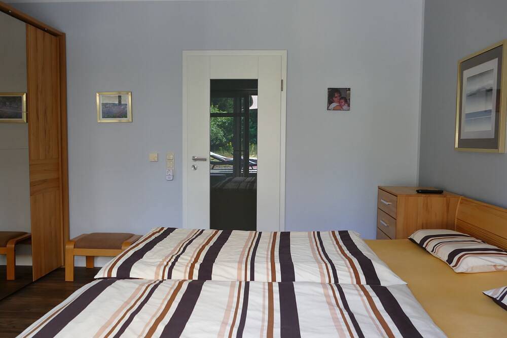 Komfortables Ferienhaus mit Pool, Sauna, großem Garten … in Rastede, Ammerland