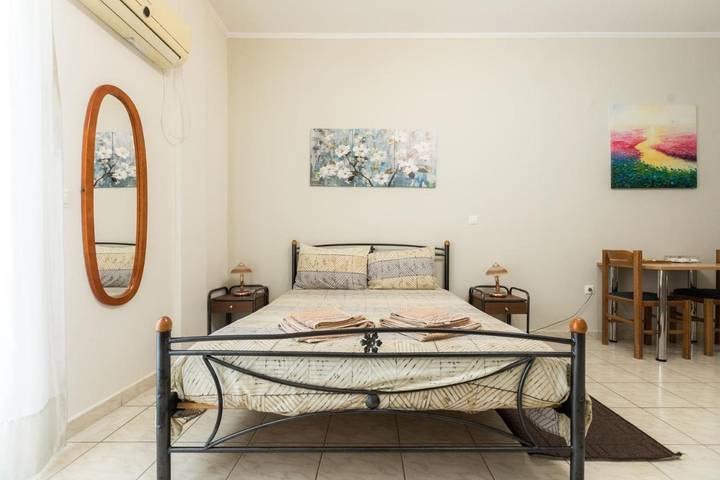Vacation rental for 2 people, with Balcony and Terrace in Sparta Municipality