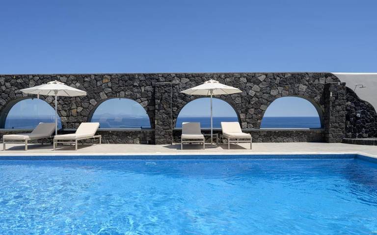 Maison d’hôte pour 2 personnes, avec piscine ainsi que vue et jardin à Santorin - 3