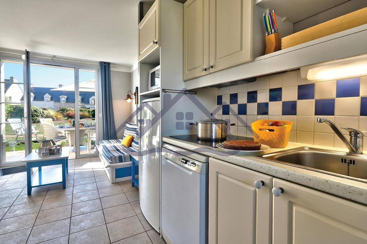Localise - Maison E2 au Guilvinec - A 20m de la mer avec jardin et piscine - Tout à pied, plage, port, centre commerces, marché - Wifi inclus - Vue mer de la chambre - Animaux bienvenus - Linge de lit inclus in Guilvinec, Quimper und Umgebung