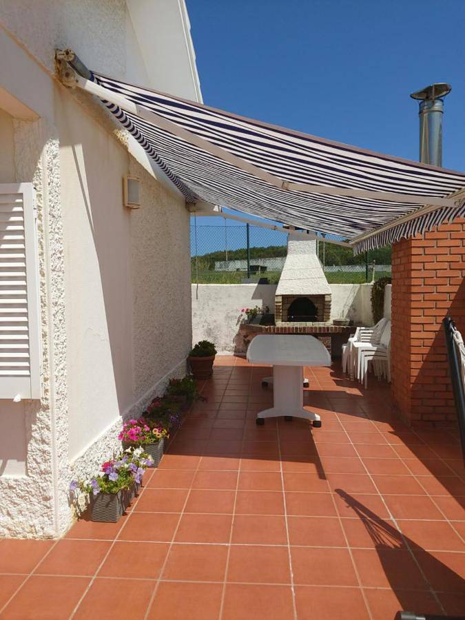 Location de vacances pour 7 personnes, avec jardin ainsi que vue et piscine dans Amorosa - 4