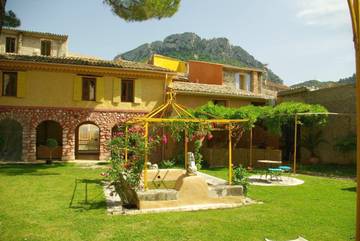 Hôtel pour 2 personnes, avec jardin et piscine ainsi que sauna et jacuzzi à Buis-les-Baronnies