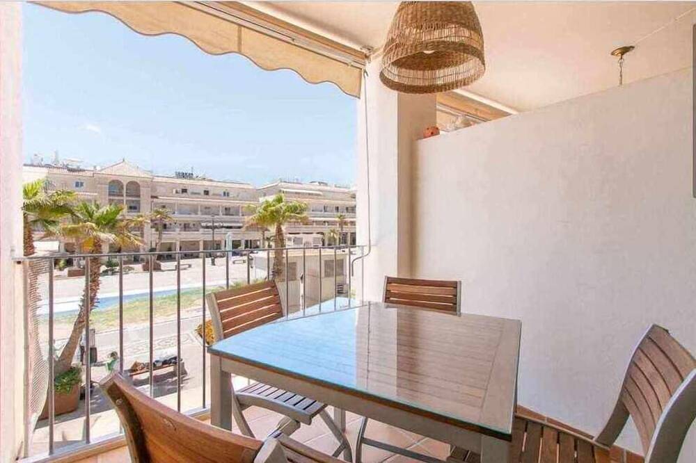 Entire apartment, Modern two bedroom apartment in Nerja center in Nerja Centre, Nerja