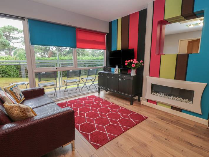 Ganze Wohnung, Ferienwohnung für 3 Personen mit Balkon in Sandbanks, Poole