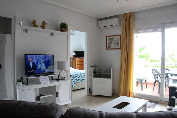 Ferienwohnung für 4 Personen, mit Pool und Balkon - 1