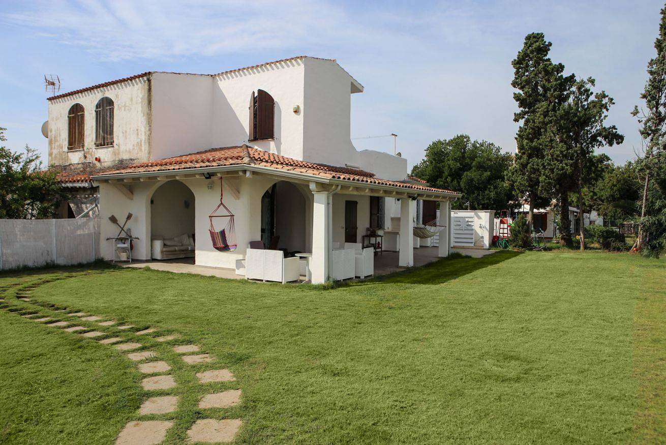 Ferienhaus für 6 Personen mit Balkon/Terrasse in Porto Columbu, Sarroch
