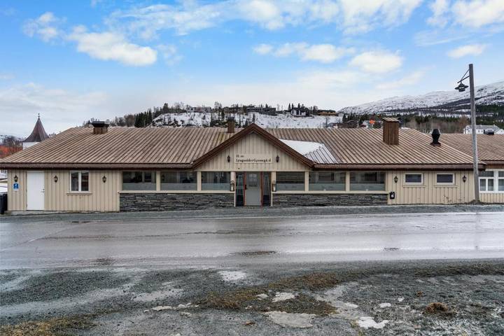 Ferienhaus für 3 Personen, mit Garten und Ausblick sowie Seeblick in Lyngen - 3