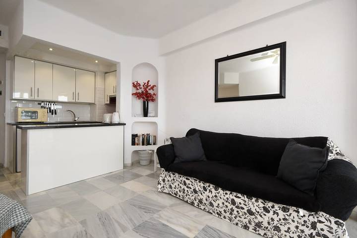 Gîte pour 3 personnes, avec piscine et balcon/terrasse, adapté aux familles à Costa Adeje - 3