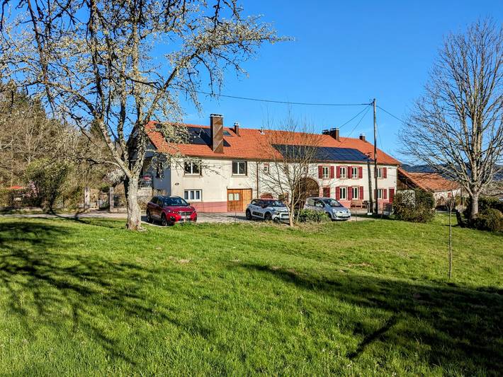 Gîte pour 3 personnes, avec piscine, adapté aux familles