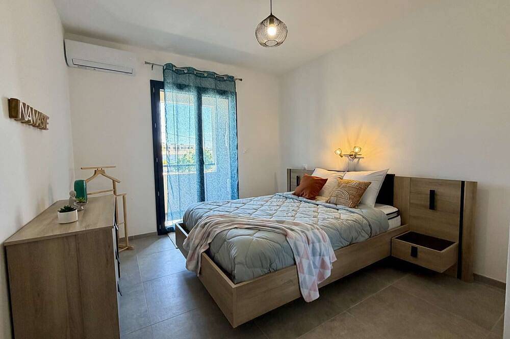 Appartamento intero, New apartment, Ac, parking - 2 guests in Folelli, Penta di Casinca